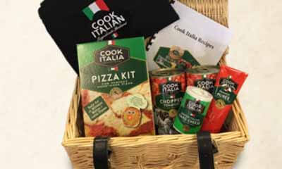Win 1 of 5 Cook Italia Pizza Hampers