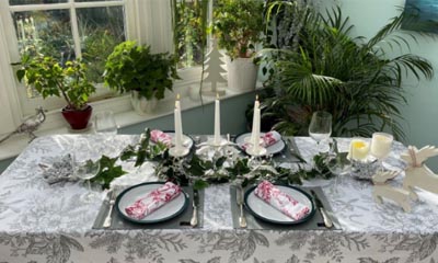 Win a Christmas Tablecloth Napkin Set